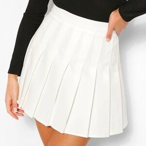 NWOT RARE FLL White Pleated Tennis Skirt Size M